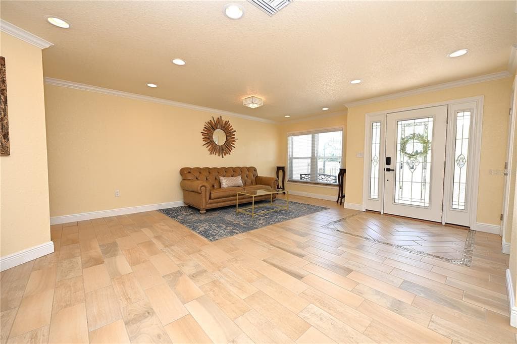 2240 LAKE ARIANA BOULEVARD photo 4