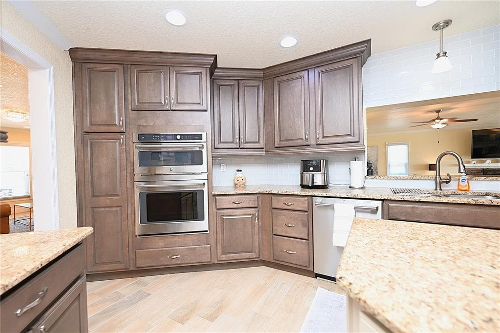 2240 LAKE ARIANA BOULEVARD photo 8