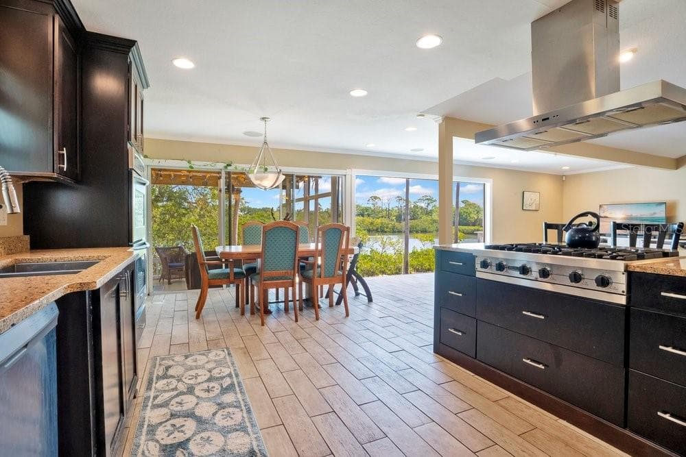 3858 SHORE BOULEVARD photo 14