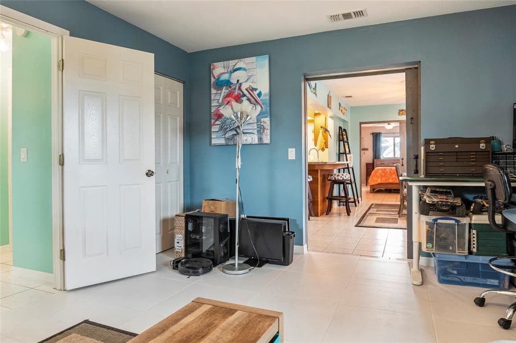 140 BARRE DRIVE NW photo 14