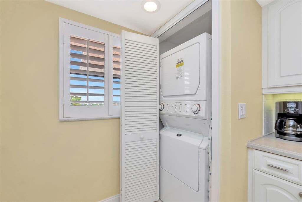 6480 MIDNIGHT PASS ROAD 503 photo 14