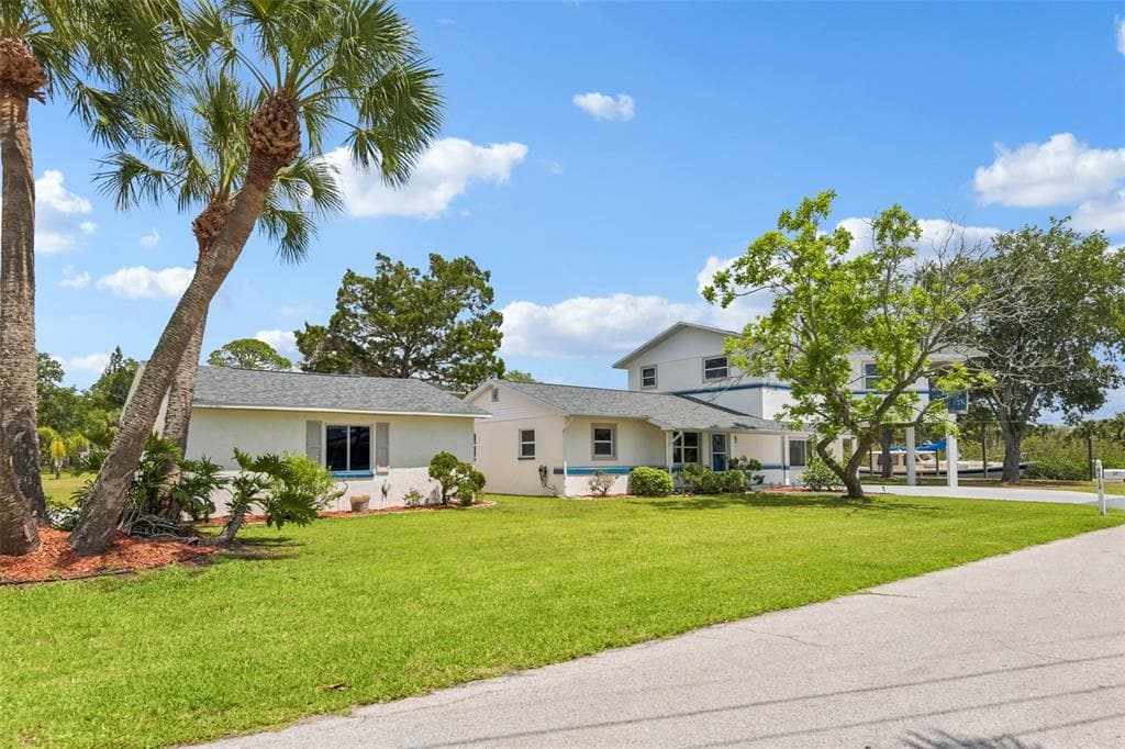 8212 HAYWARD LANE photo 4