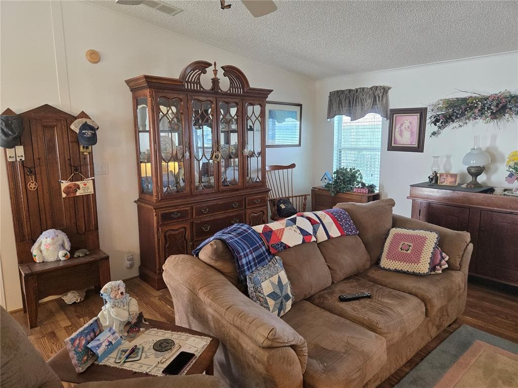 88 STRAPHMORE DRIVE photo 24