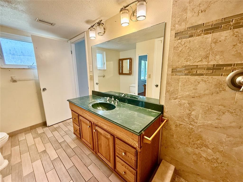 7607 VIENNA LANE photo 9