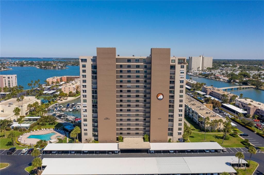 7300 SUN ISLAND DRIVE S 602 photo 2