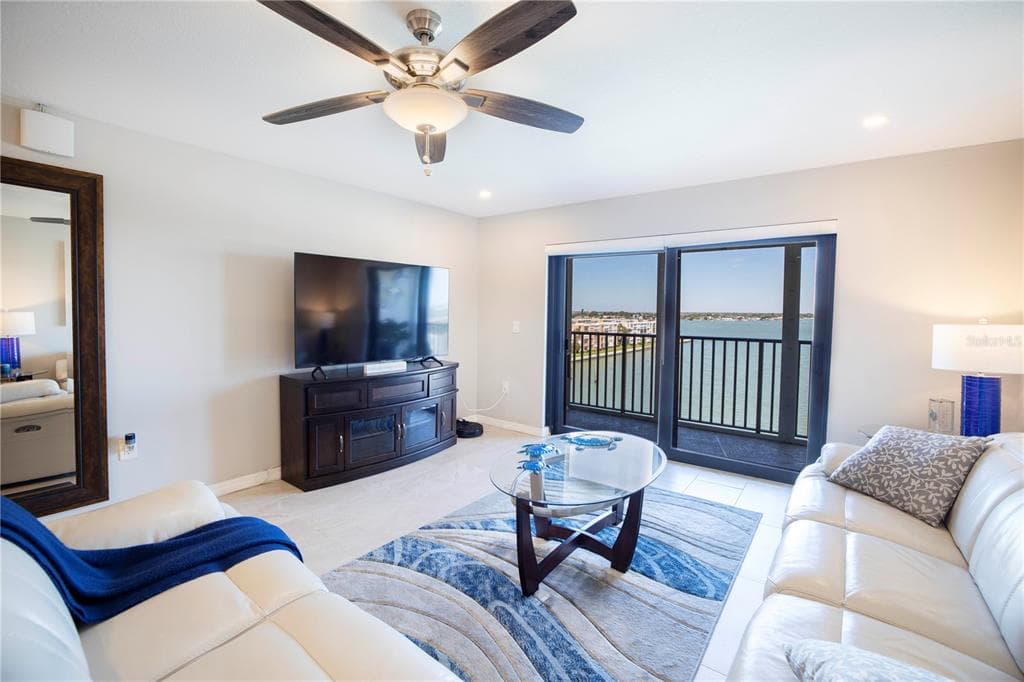 7300 SUN ISLAND DRIVE S 602 photo 18