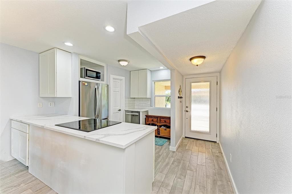 9409 CATALINA DRIVE photo 14