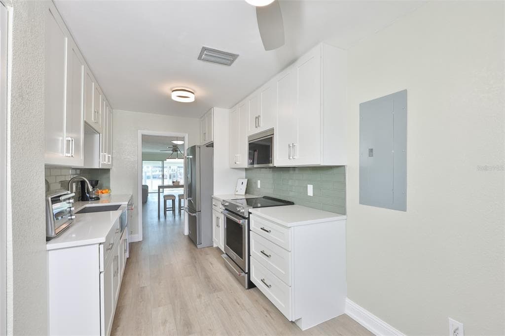 574 BOCA CIEGA POINT BOULEVARD N 2205 photo 6