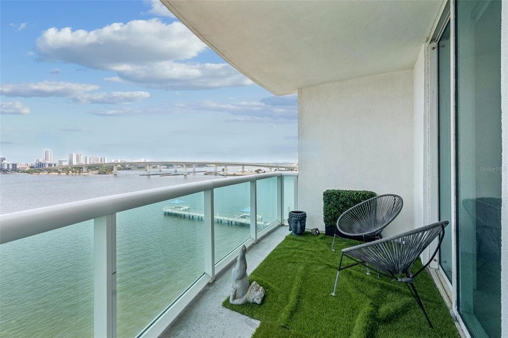 231 RIVERSIDE DRIVE 702-1 photo 22