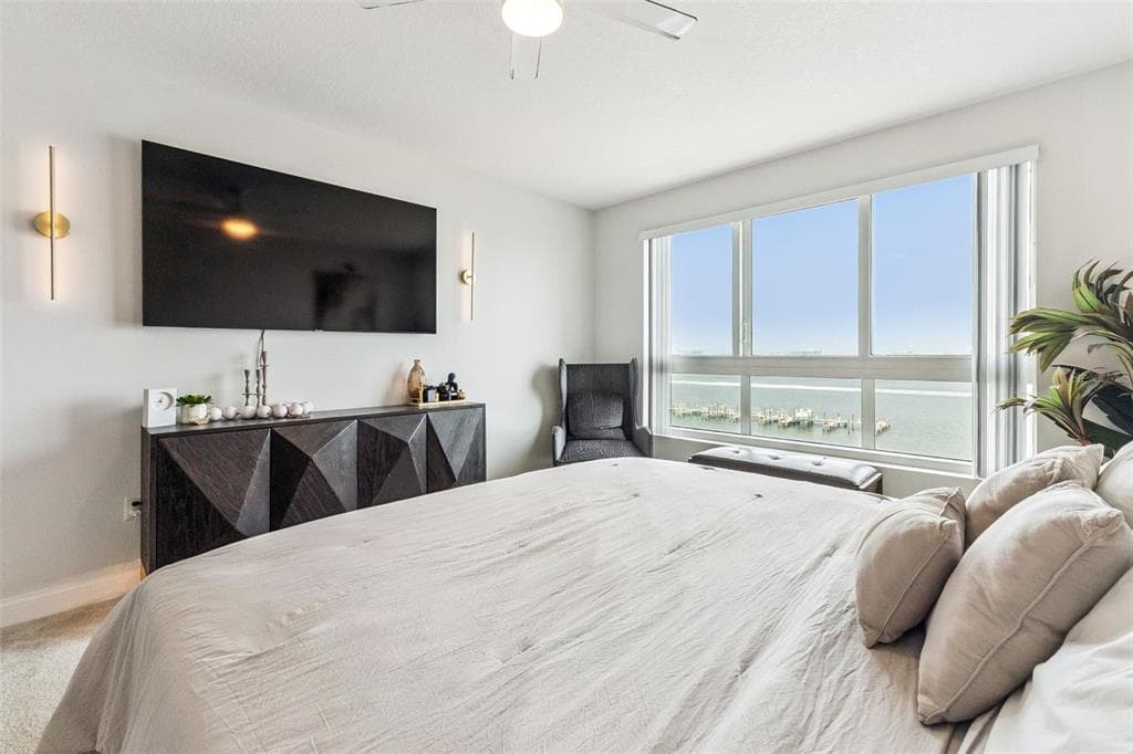 231 RIVERSIDE DRIVE 702-1 photo 5
