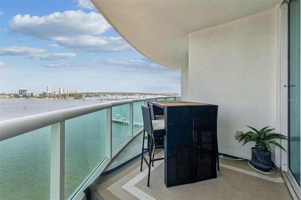 231 RIVERSIDE DRIVE 702-1 photo 20