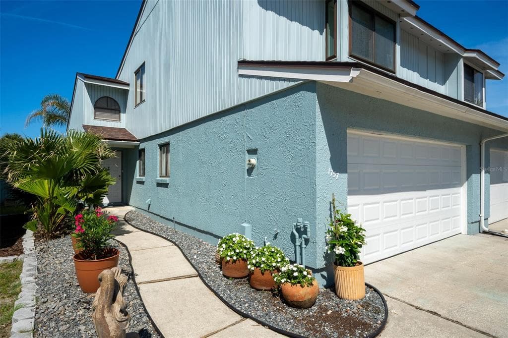 1757 WINDSONG CIRCLE photo 1