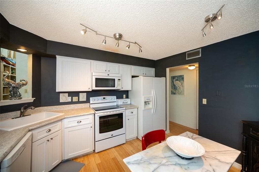 1757 WINDSONG CIRCLE photo 5