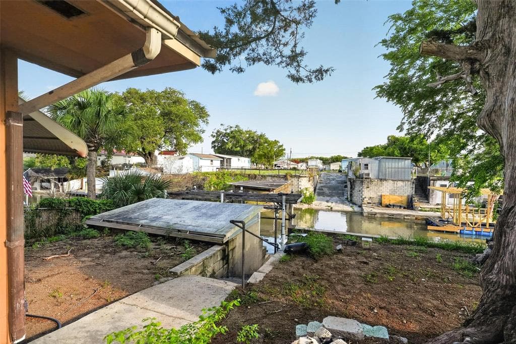 138 INDIAN CREEK ROAD photo 5
