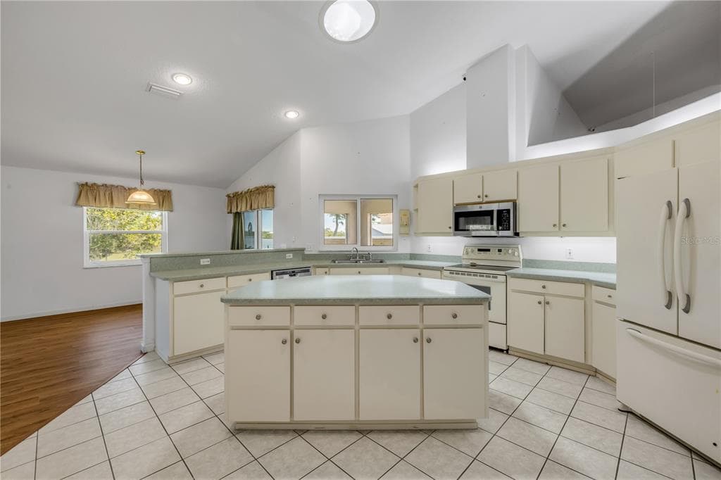 192 AZALEA ROAD photo 16
