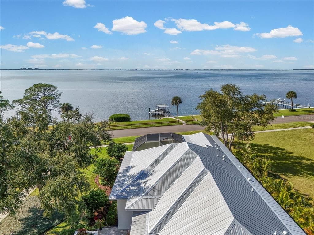 7927 LONGBAY BOULEVARD photo 3