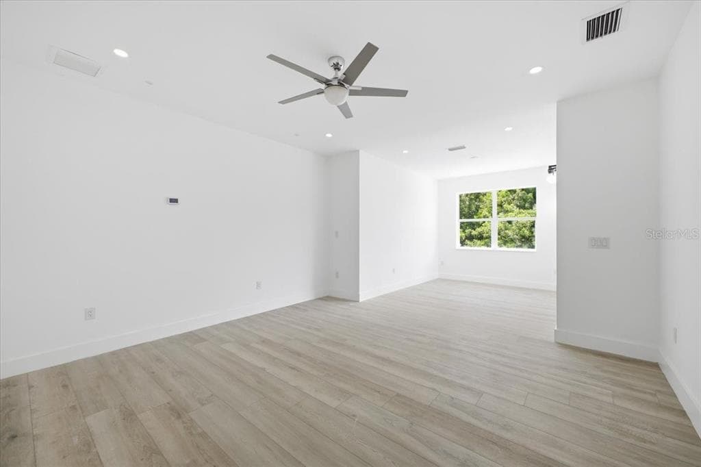 15408 MELPORT CIR photo 17