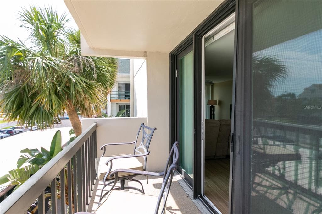 400 ISLAND WAY 212 photo 13