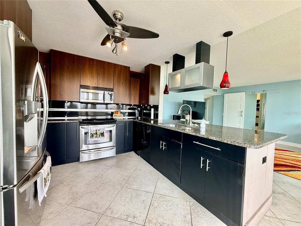 6219 PALMA DEL MAR BOULEVARD S 504 photo 9