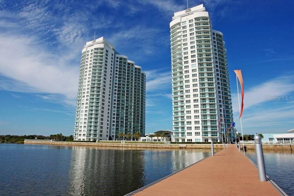 231 RIVERSIDE DRIVE 1504-1 photo 1