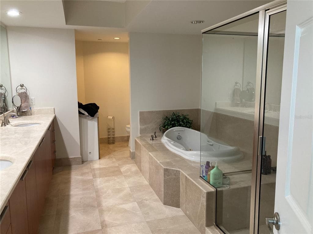 231 RIVERSIDE DRIVE 1504-1 photo 8