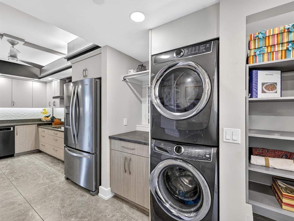 1255 N GULFSTREAM AVENUE 507 photo 18