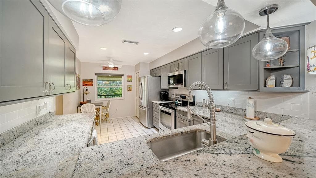 3840 MARINERS WAY 524A photo 16