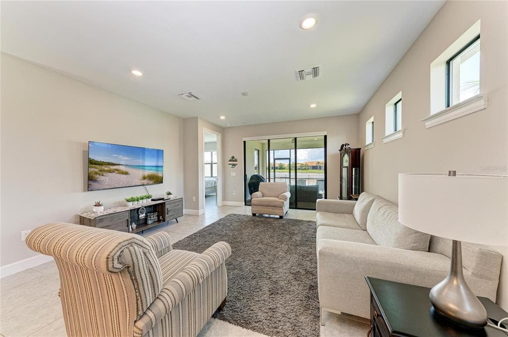 7018 HOLBROOK COVE photo 10