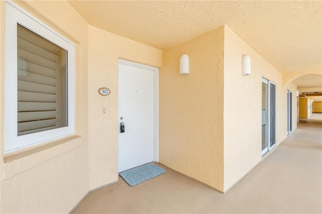 257 MINORCA BEACH WAY 103 photo 2