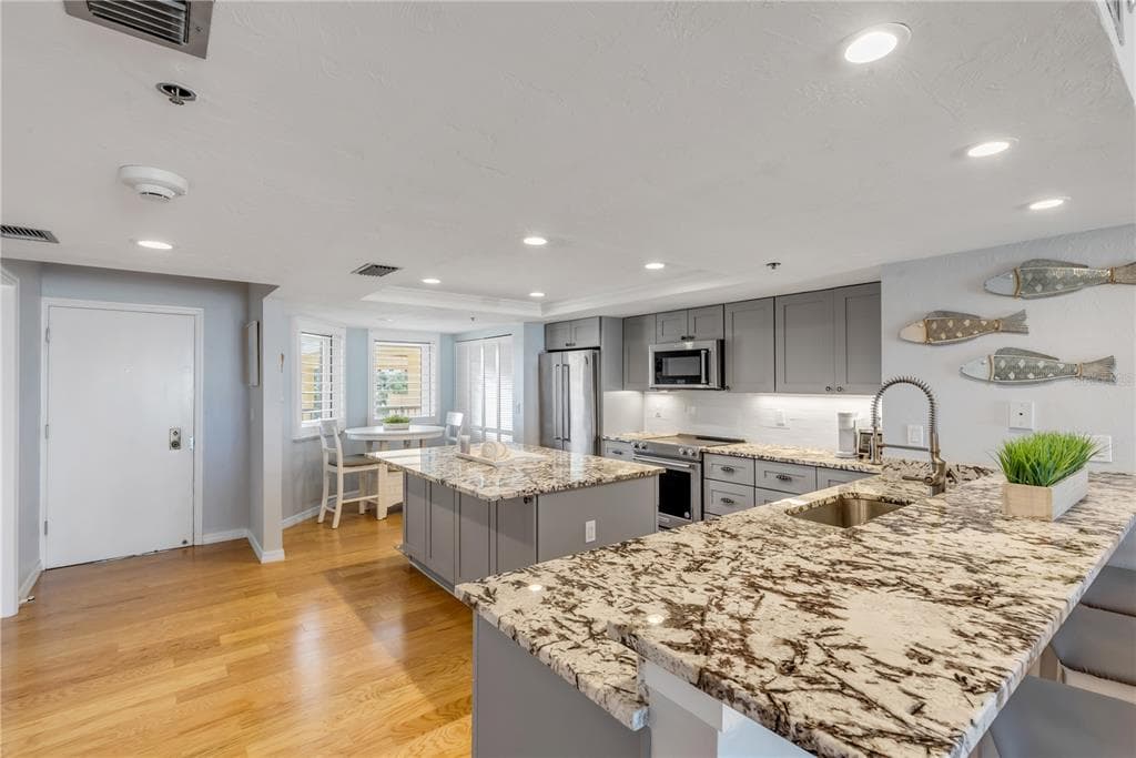 257 MINORCA BEACH WAY 103 photo 13