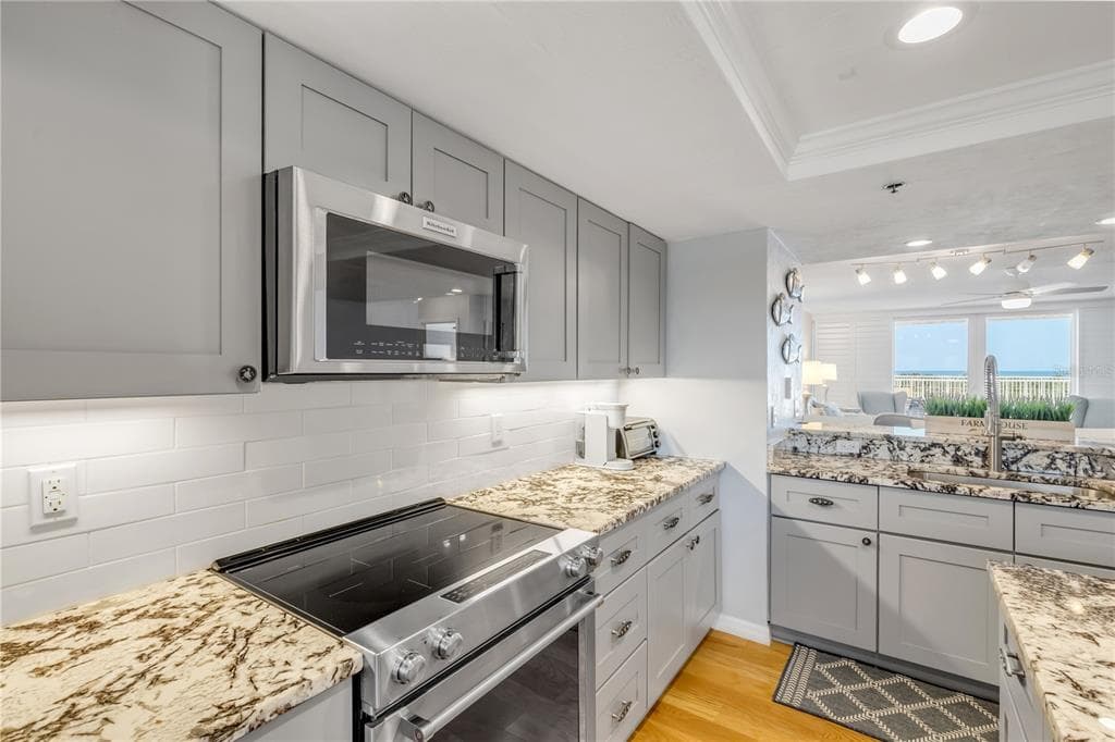 257 MINORCA BEACH WAY 103 photo 9
