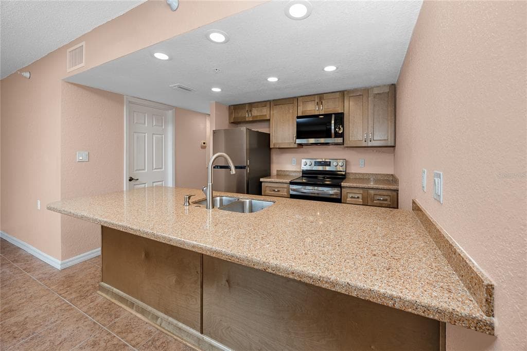 50 GULF BOULEVARD 108 photo 3