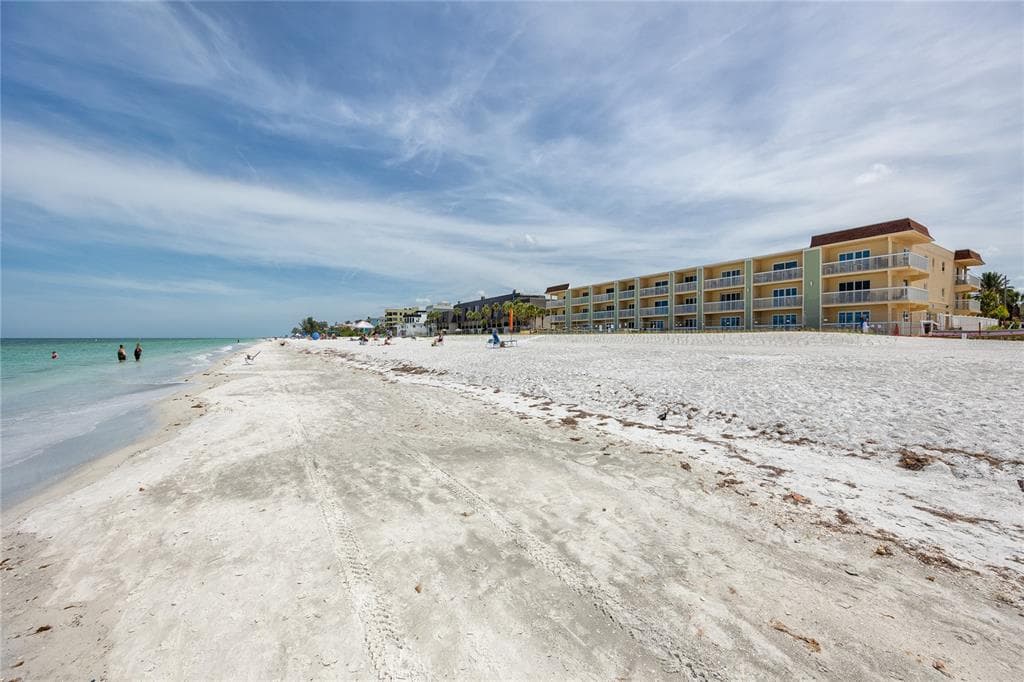 50 GULF BOULEVARD 108 photo 25