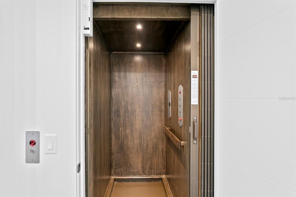 201 N HARBOR DRIVE photo 23