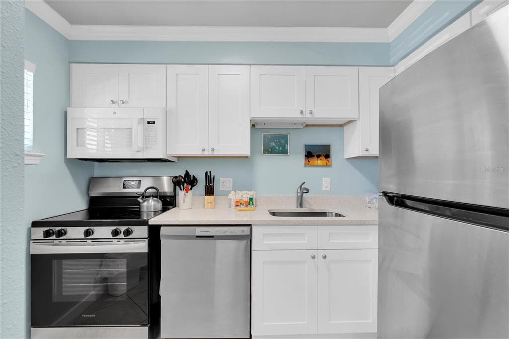 19417 GULF BOULEVARD E103 photo 4