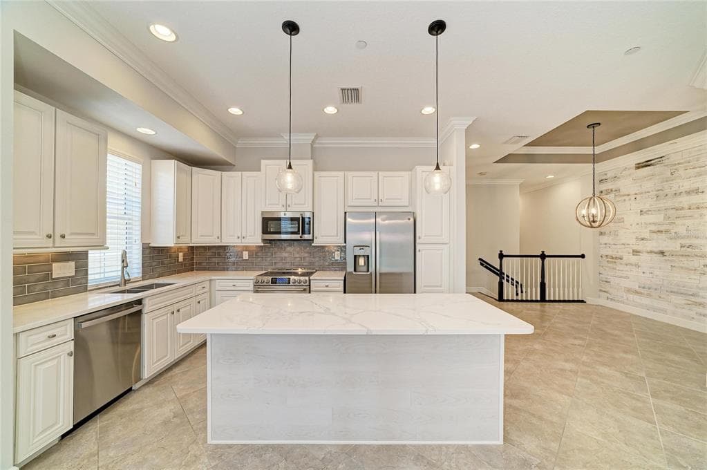 340 SAPPHIRE LAKE DRIVE 201 photo 15