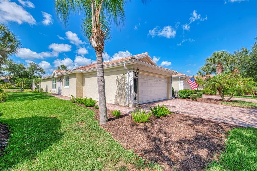 6099 BENEVENTO DRIVE photo 2