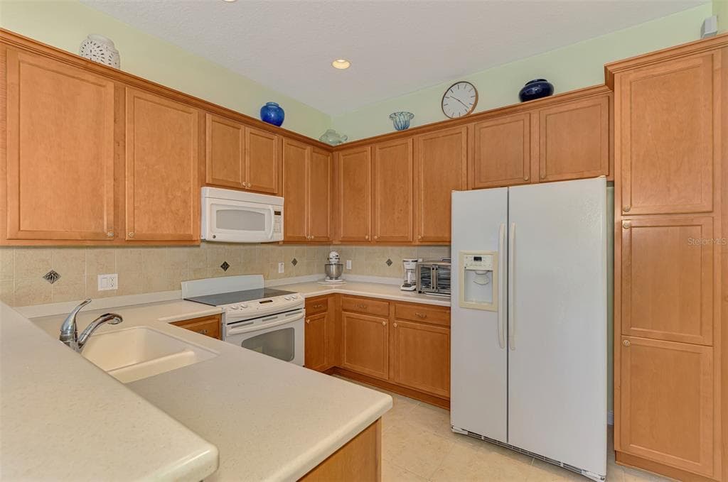6099 BENEVENTO DRIVE photo 13