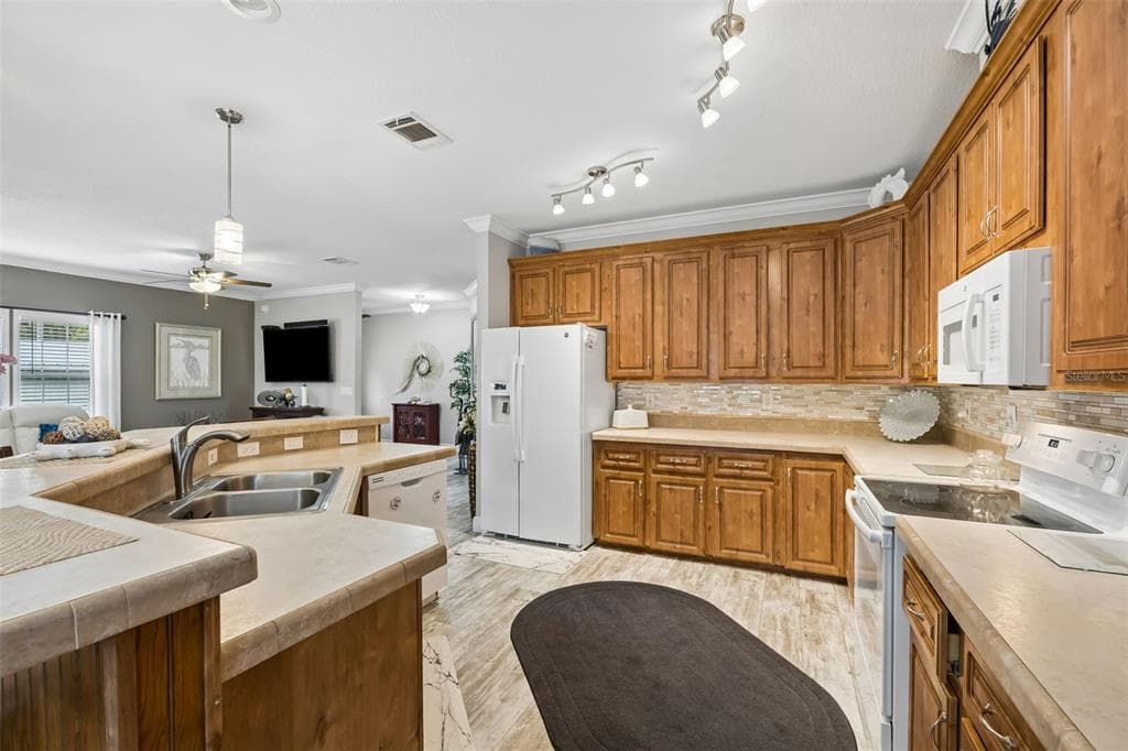 329 PARADISE CIRCLE photo 12
