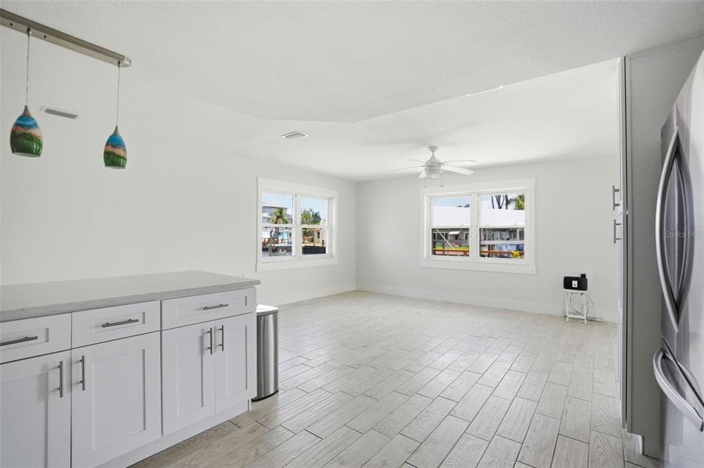 13840 BARNARD AVENUE photo 17