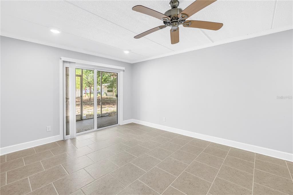 4435 1ST STREET NE 104 photo 10