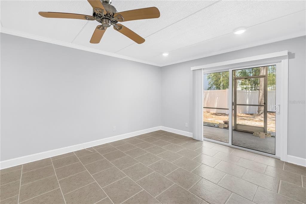 4435 1ST STREET NE 104 photo 11