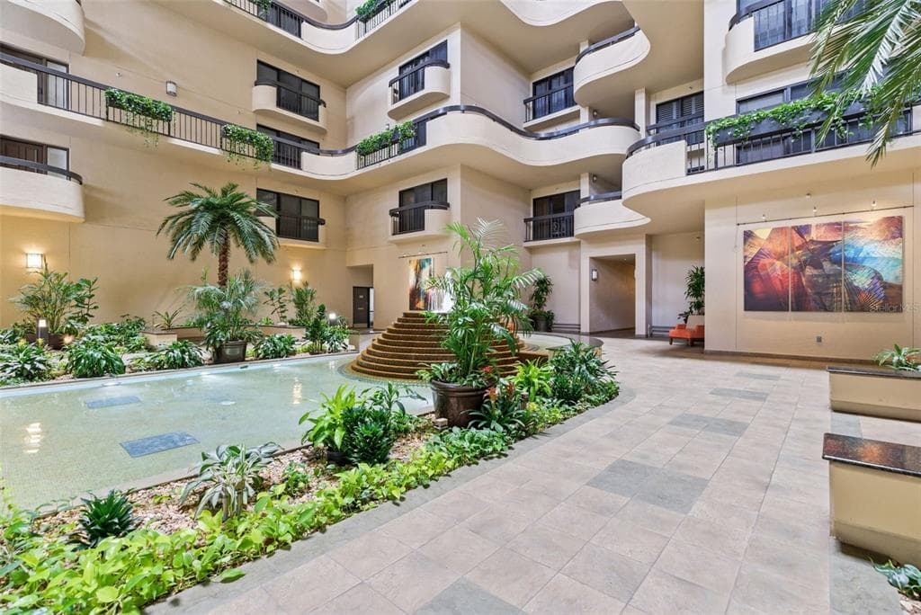 2413 BAYSHORE BOULEVARD 1004 photo 3