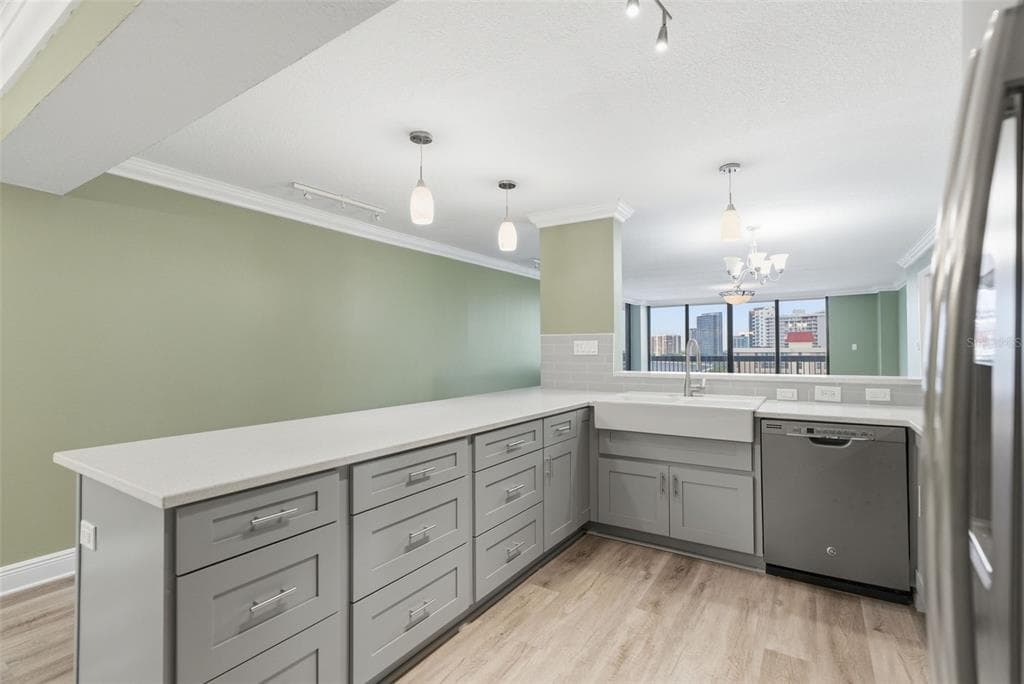 2413 BAYSHORE BOULEVARD 1004 photo 14