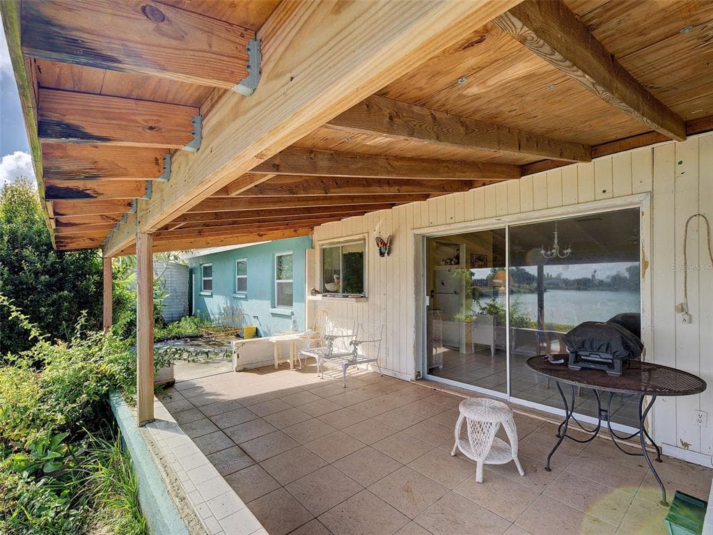 321 SHAMROCK BOULEVARD photo 12