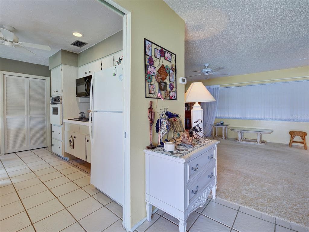 321 SHAMROCK BOULEVARD photo 24