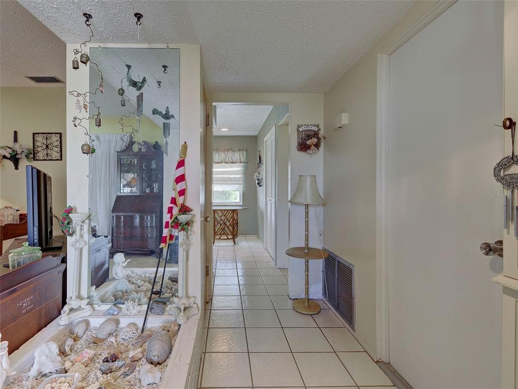 321 SHAMROCK BOULEVARD photo 19