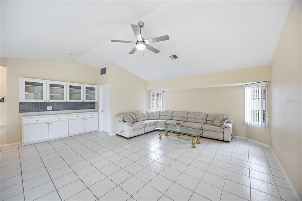 63 CLUBHOUSE ROAD photo 9