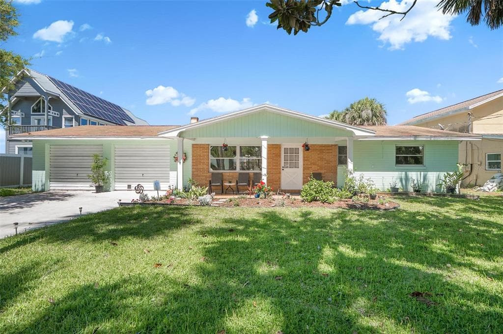 420 LAMBERT AVENUE photo 3