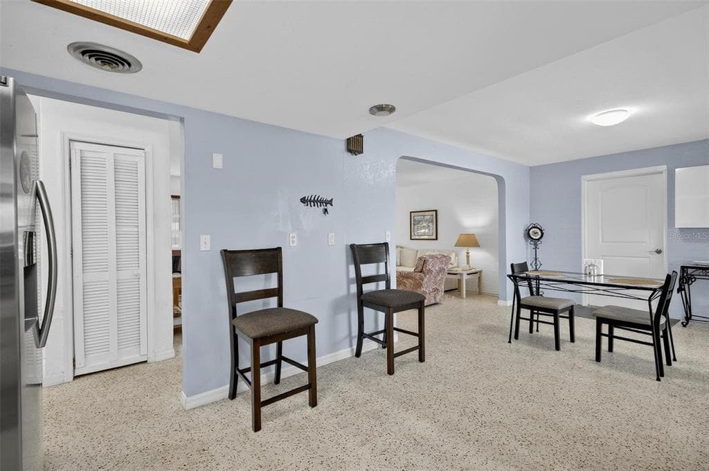 420 LAMBERT AVENUE photo 14